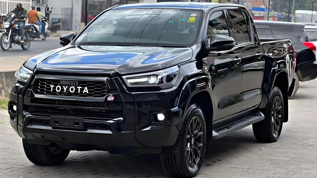 Toyota Hilux GR Sport 2023 (4K Review) - Interior and Exterior Details