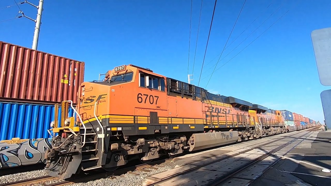 BNSF Race Metrolink and Meet Intermodal with 2 DPU