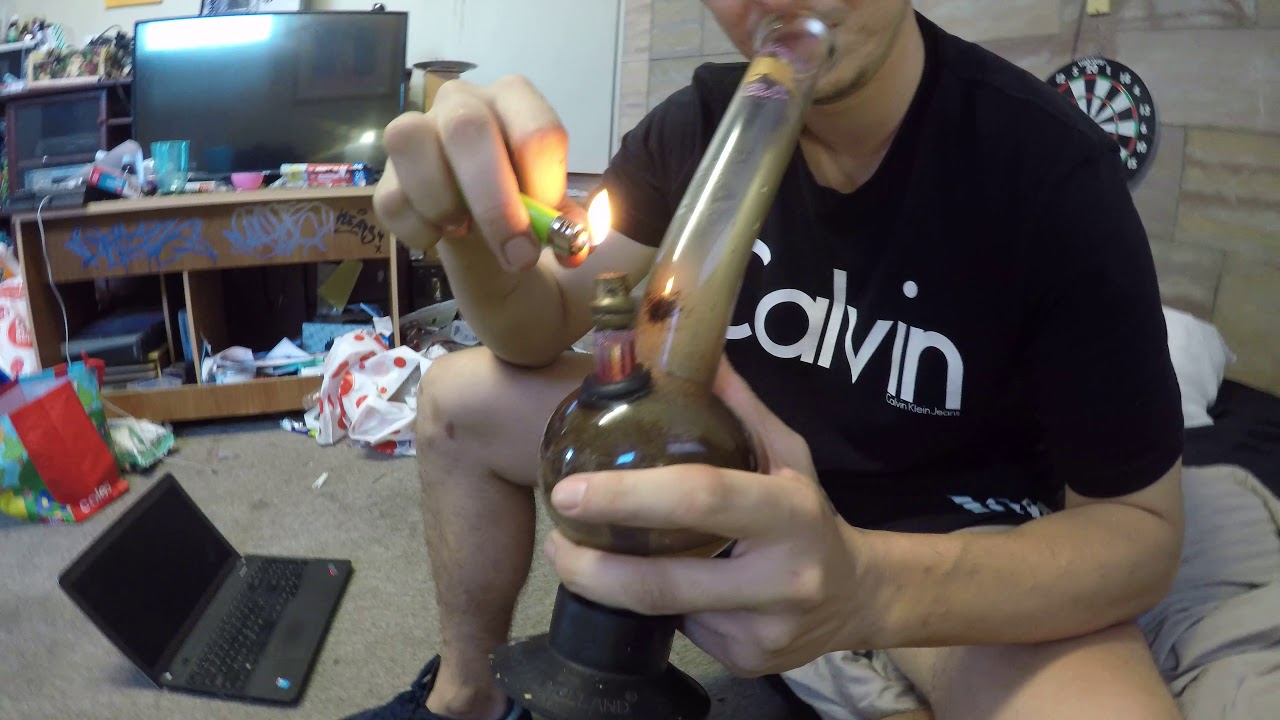 Australian Man Smokes Worlds Largest Cone