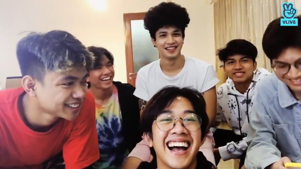 「UN1TY VLIVE」lets play a games
