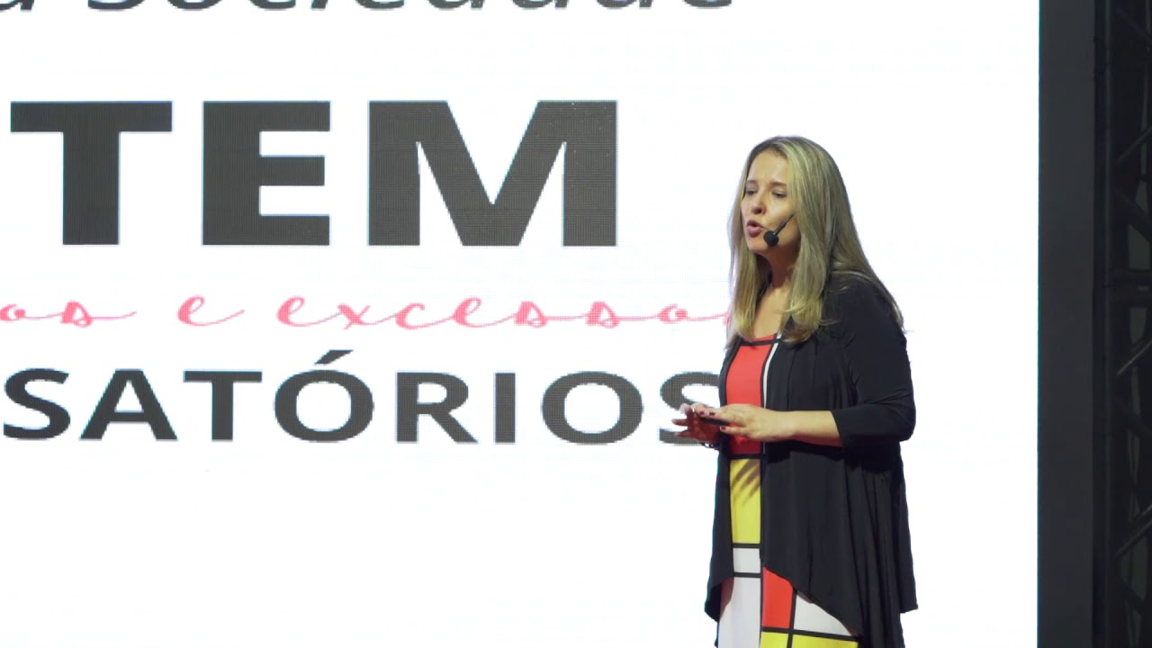 O Futuro do Mundo ou o Mundo do Futuro? | Lígia Zotini | TEDxIbituruna