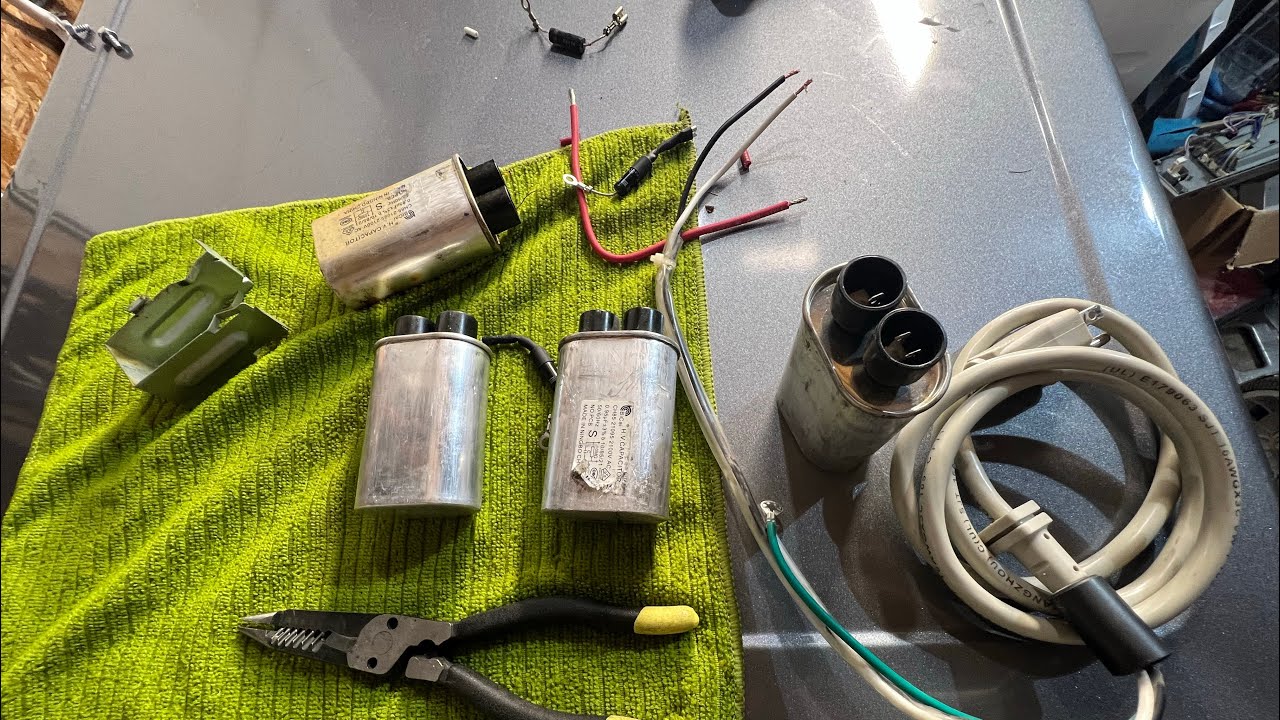 How to test a microwave capacitor