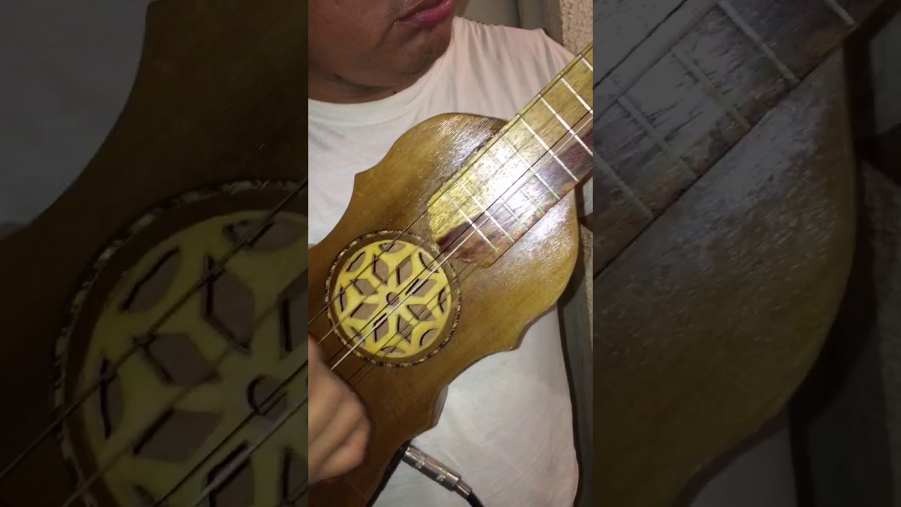 Prueba de sonido requinto punteador electroacustico, lauderia Kalexcip lara..