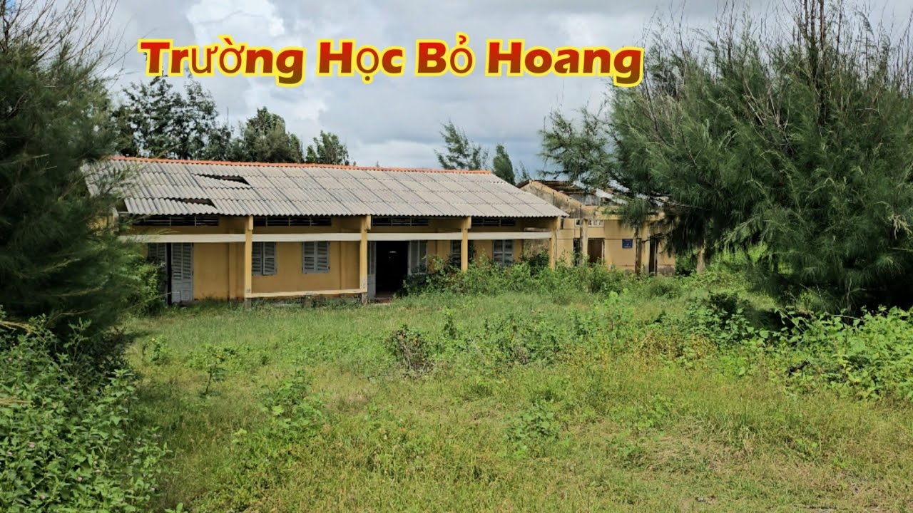 Ngôi Trường Bỏ Hoang Sát Biển Bị Ăn Mòn Theo Thời Gian