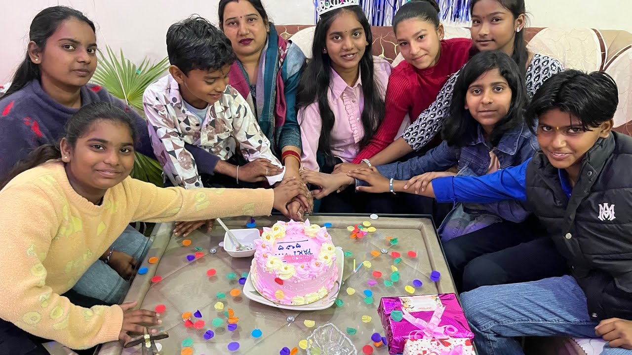 Pari Didi ka birthday celebrate kiya 🥳 🙌 