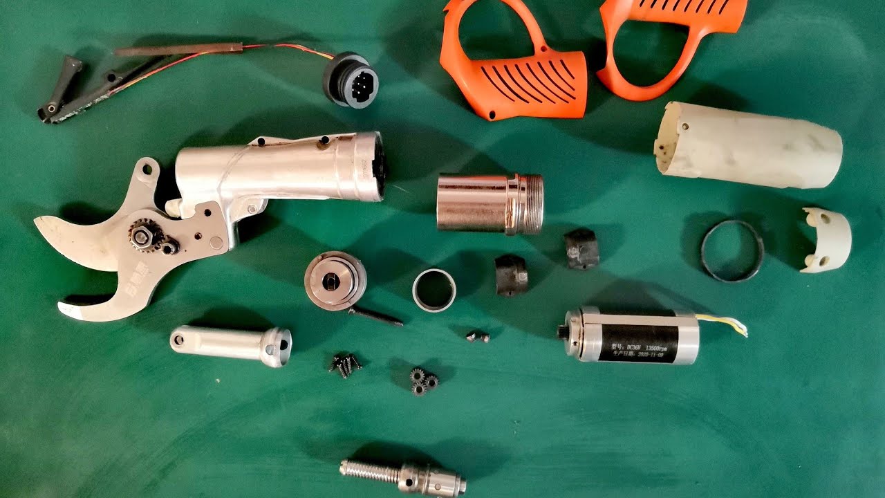 Uszkodzona Fujiwara oraz krótko o smarowaniu sekatora elektrycznego
