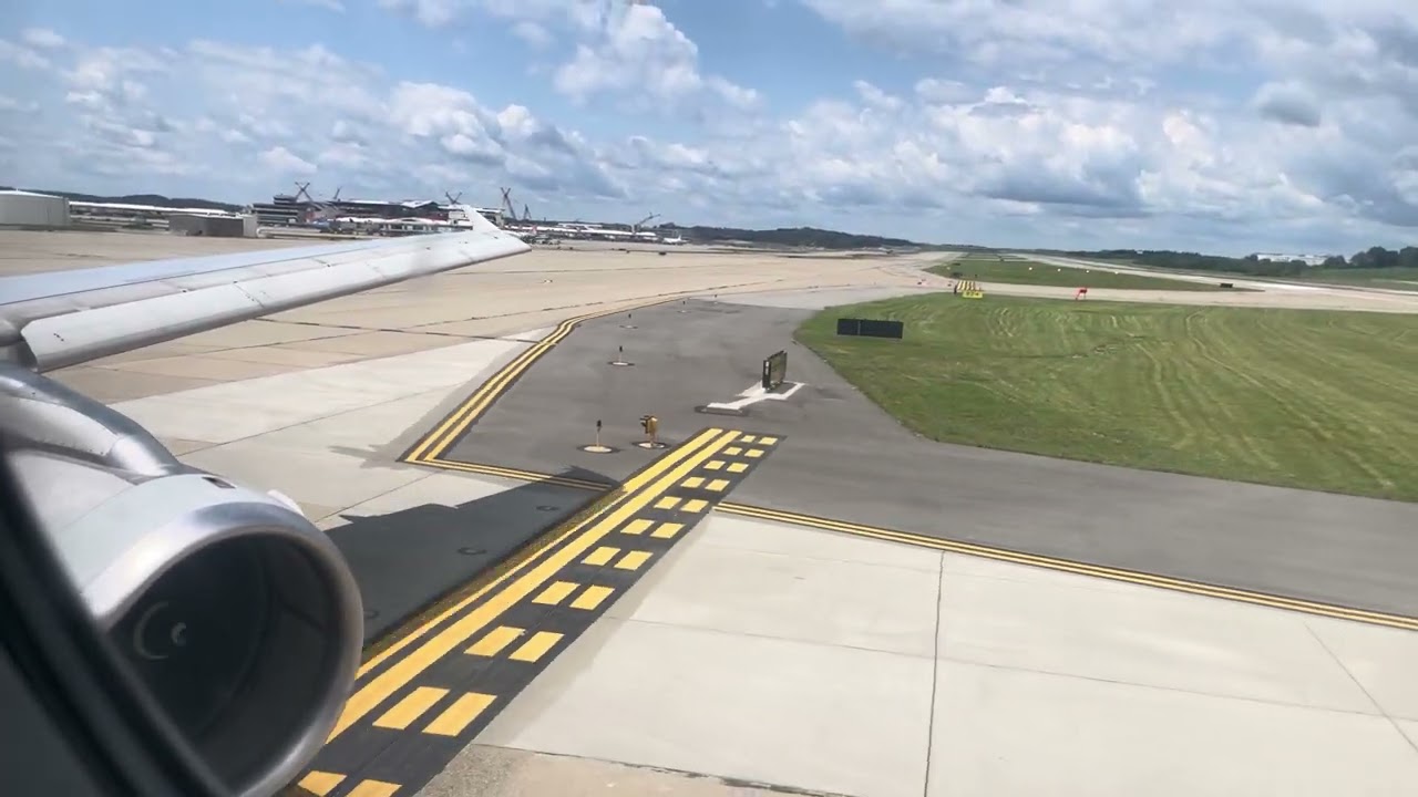 American Airlines Takeoff Pittsburgh
