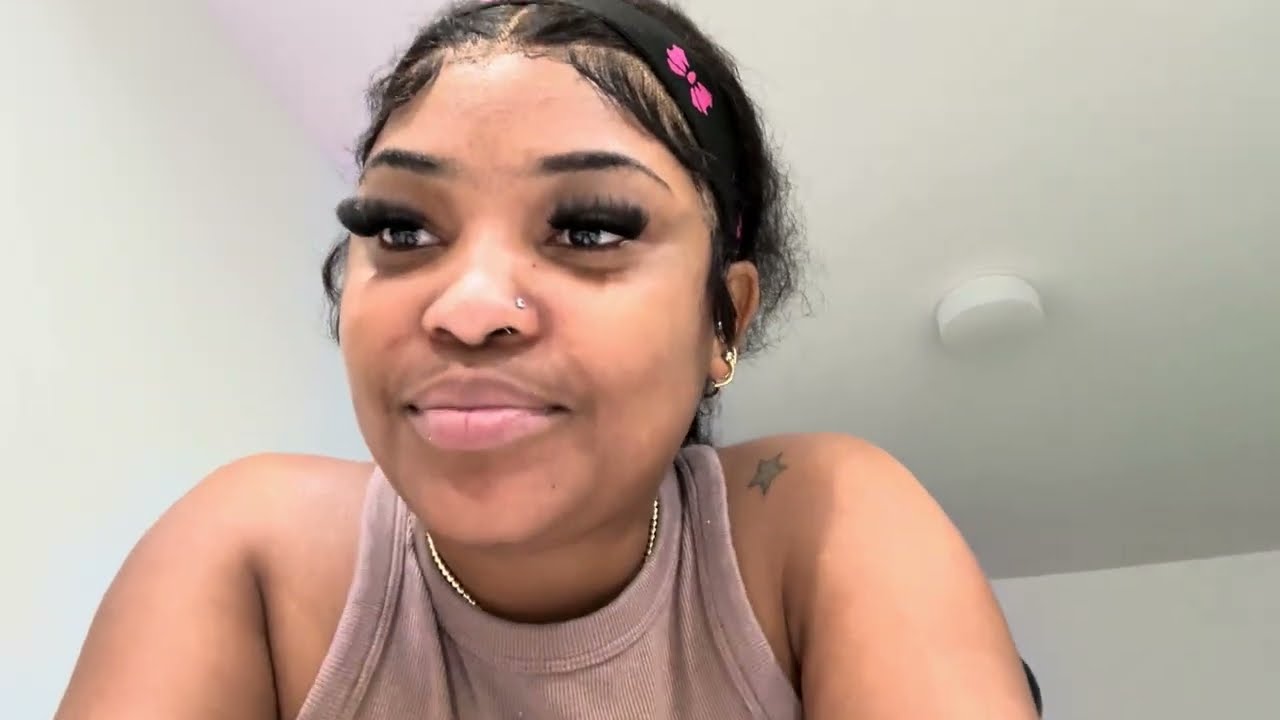 Mwen retire Koteks sou mwen devan Frem yo ( PRANK )