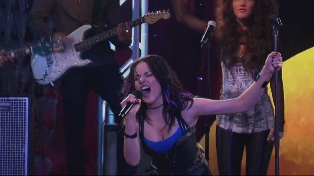 Elizabeth Gillies - 