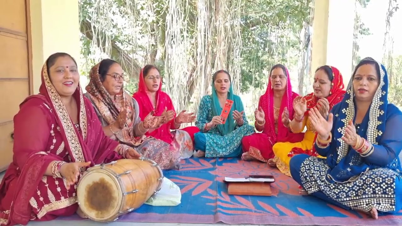 #bhajan मैंने रटना लगाई रे राधा राधा नाम की #kirtan 🙏🏻