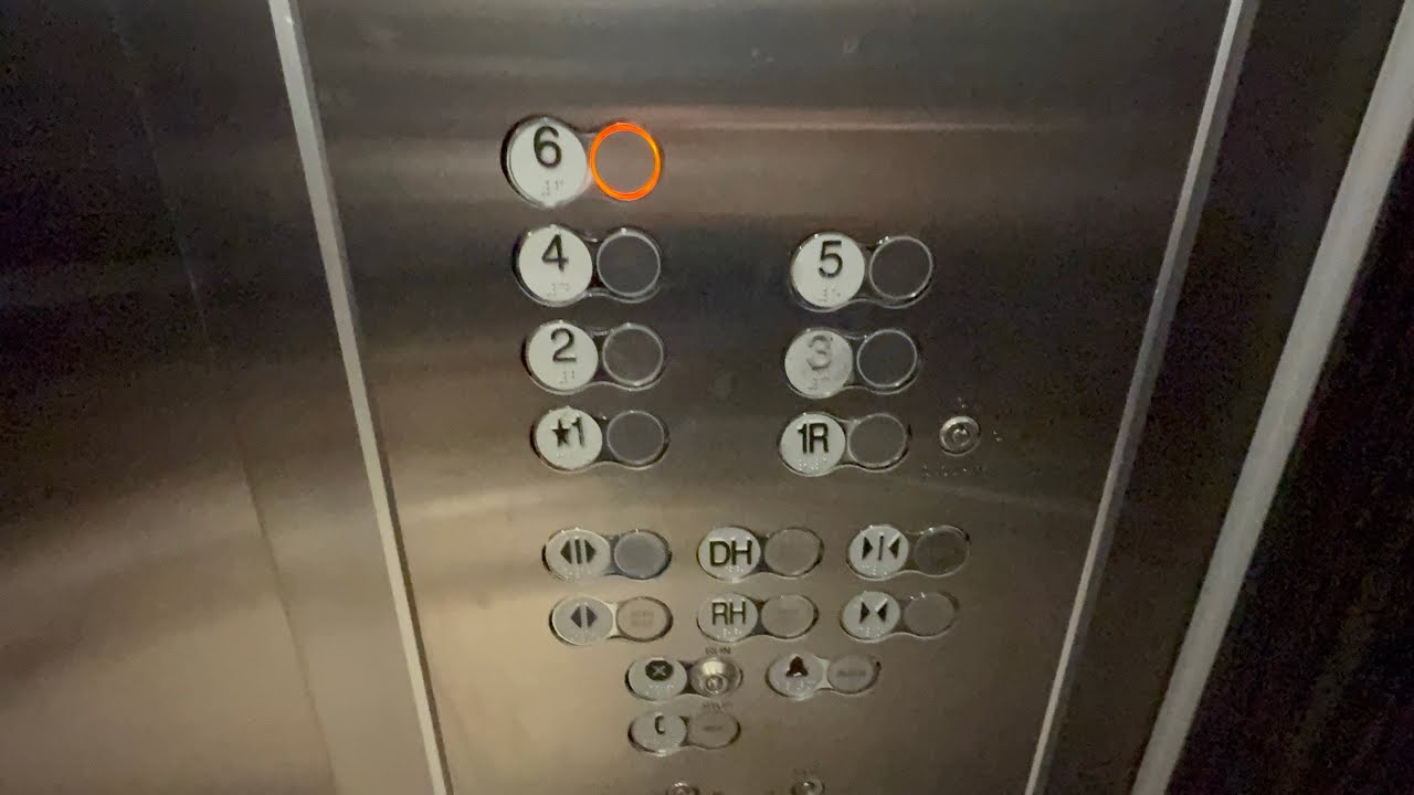 Chattanooga TN Hampton Inn DT Chattanooga Elevators 