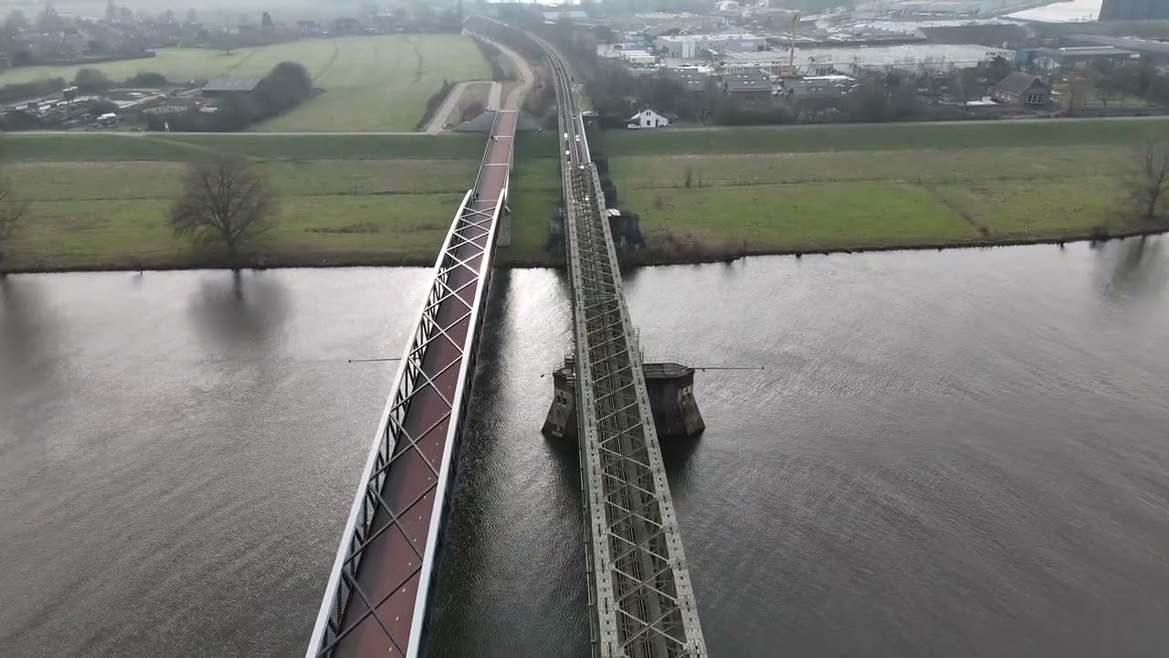 Niet op maar boven 