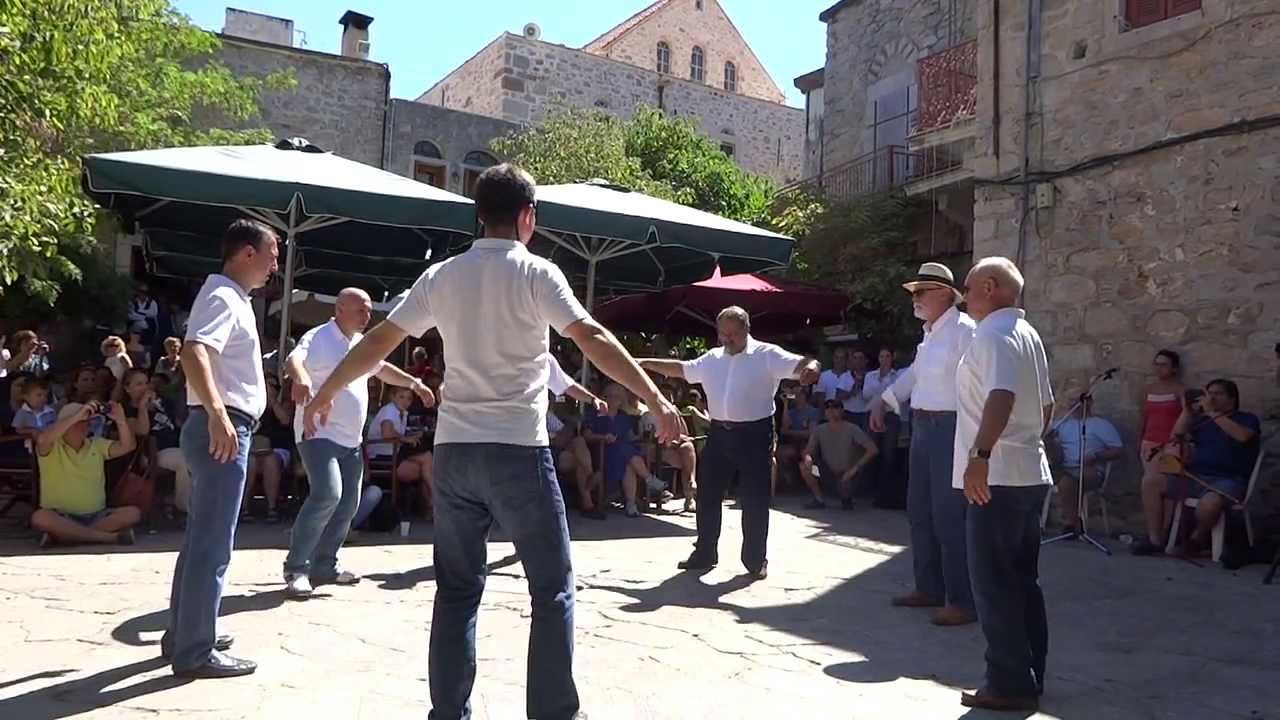 ODTU-THBT Sakız Adası Mesta köy meydanında Karaşar zeybeği