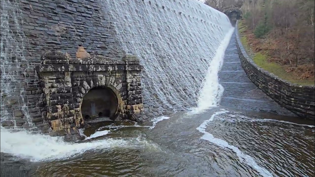 Плотины и водохранилища долины Элан (кроме Клэрвена)