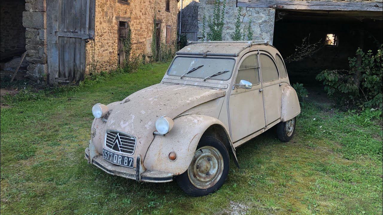 Sortie de grange et premier redémarrage d’une 2cv après 30 ans d’arrêt