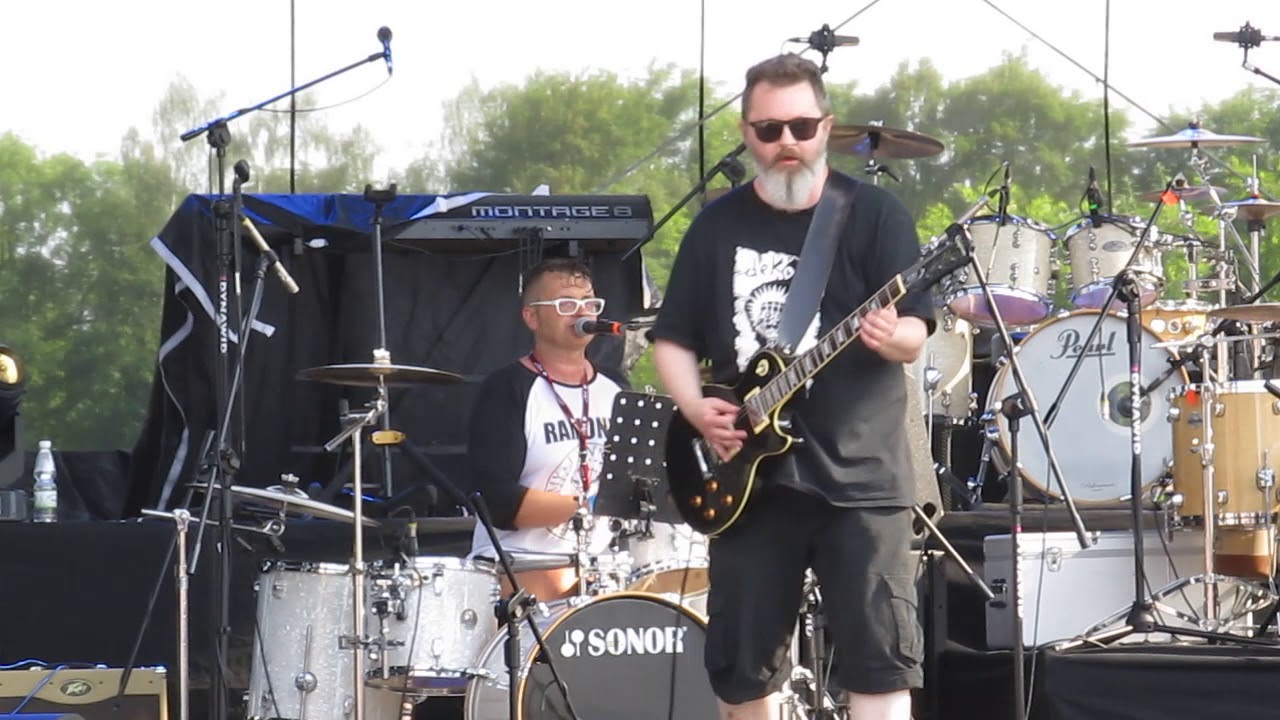 Dekolt - Buty czerwone (Azyl P. cover) @ Park Tradycji, Siemianowice Śl. 9.06.2019