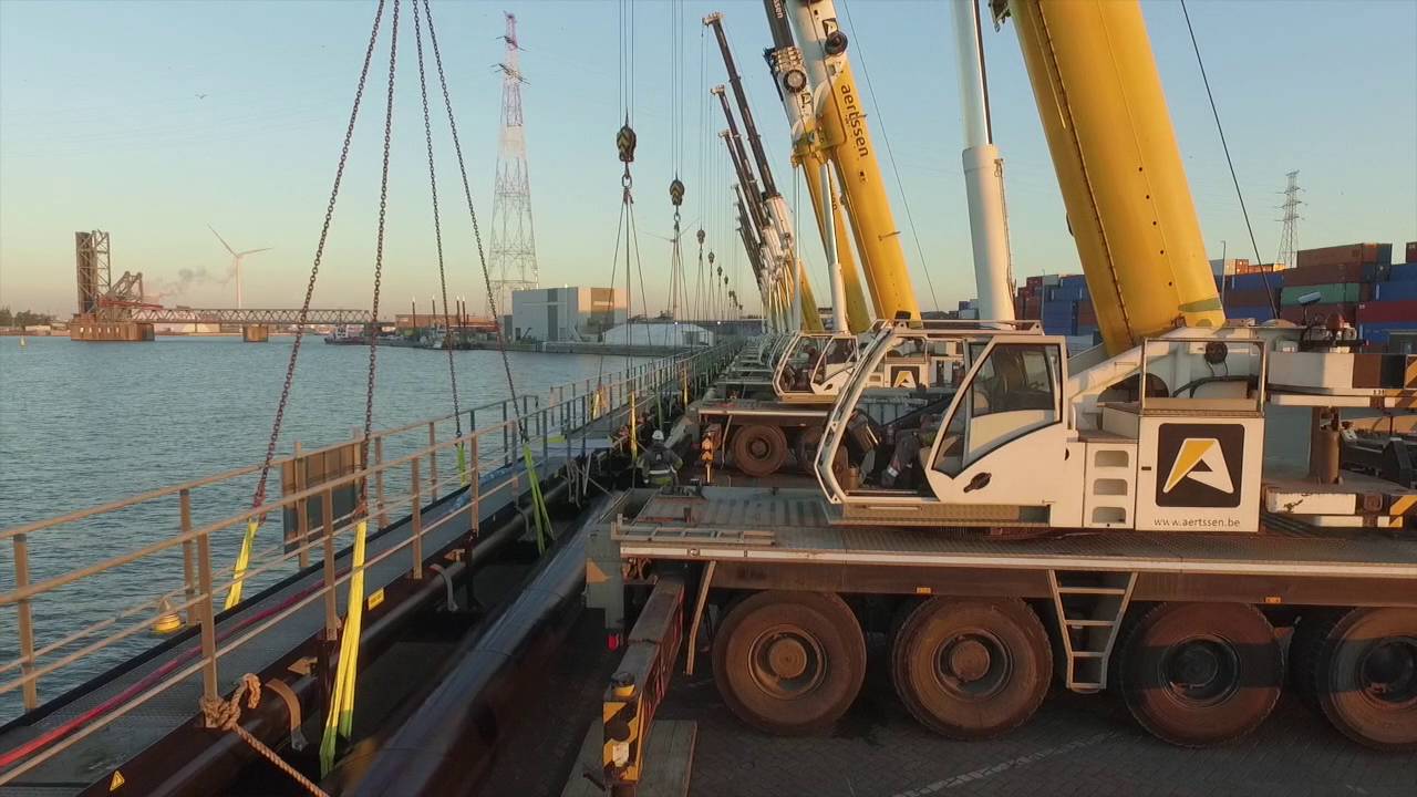 Aertssen Kranen -  Multi Lift with 14 mobile cranes
