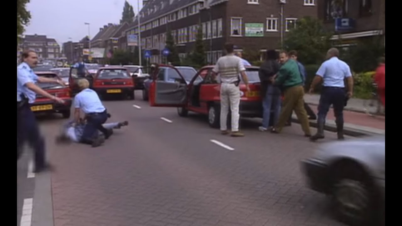 Blik op de Weg OFFICIAL - Fragment Arrestatie overvallers postagentschap