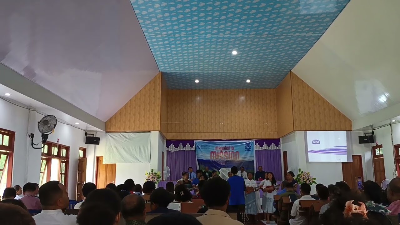 Lagu pujian anak muda Jemaat Noroburu 