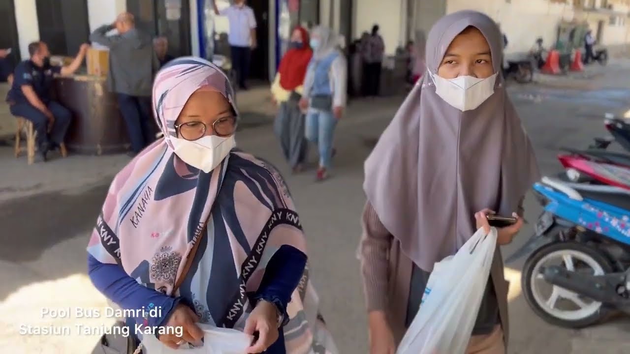 Dari Bandar Lampung ke Jakarta naik Bus Damri dan naik kapal ferry reguler