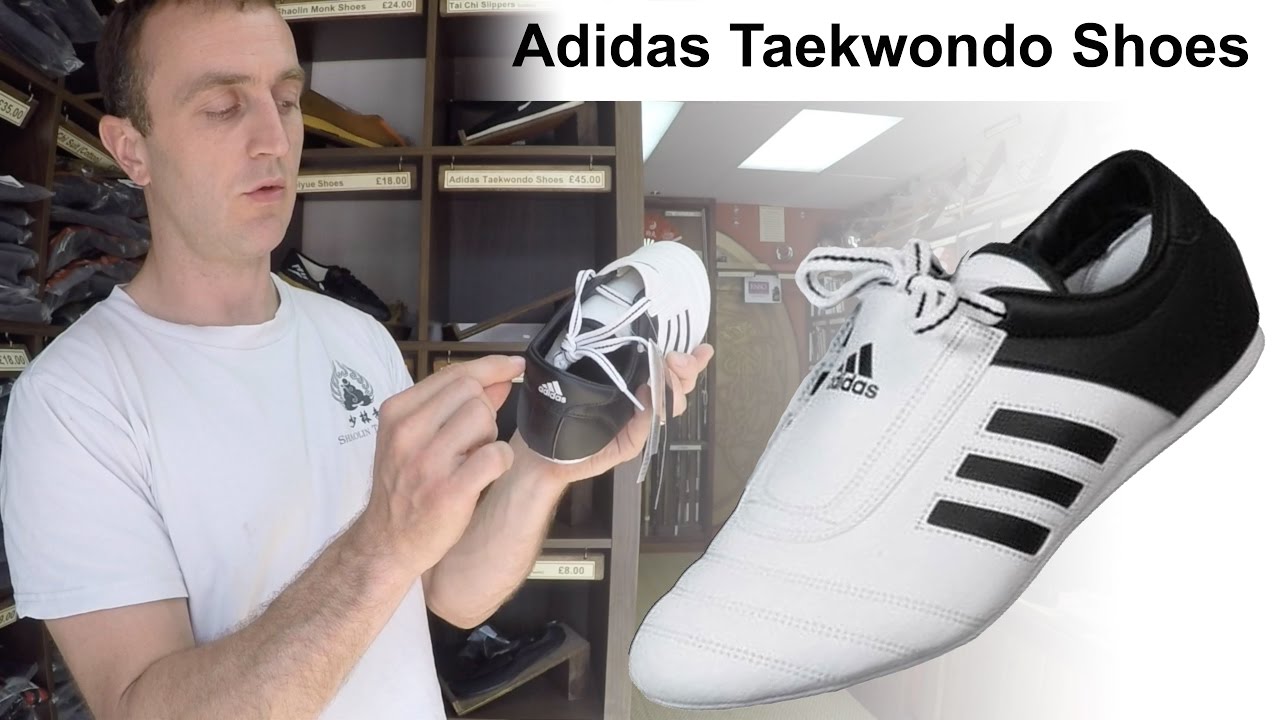 Обувь Adidas для тхэквондо и тренировок по боевым искусствам.