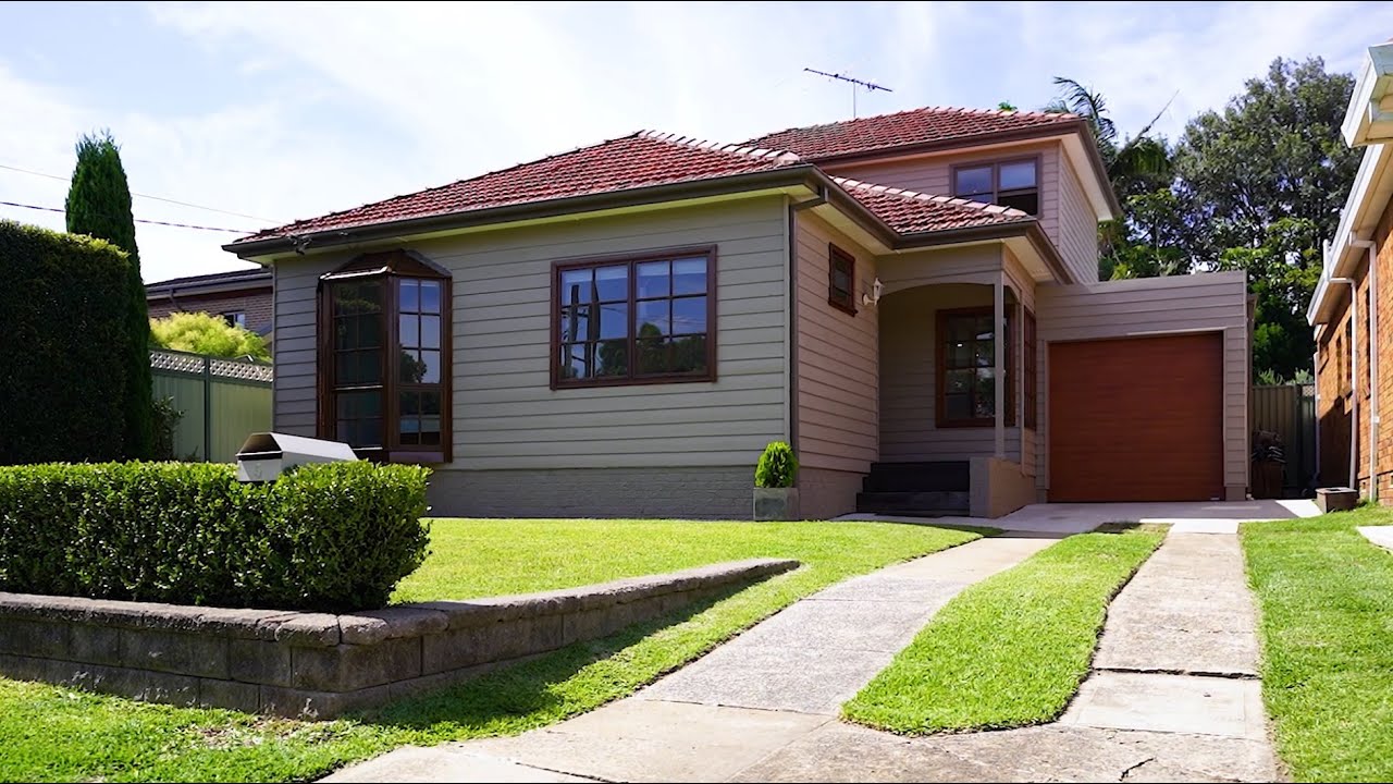 Roselands, 5 Leigh Avenue