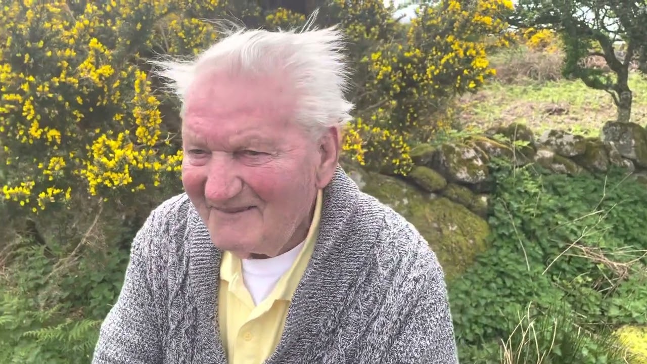 Connemara sheep farmer Johnny Mhainnín, Rosmuc.