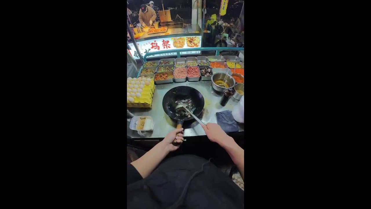 Enjoying delicious food - 纵览美食直播