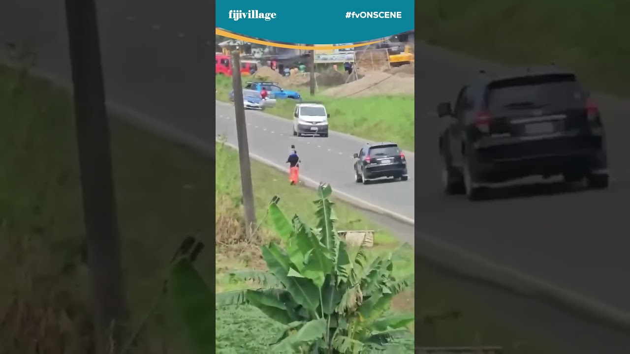#fvONSCENE | House currently on fire along Sawani Road today🎥 ...#fijivillage #FijiNews
