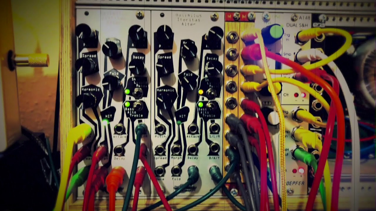 Two Basimilus Iteritas Alter meet One Clouds - Techno Session