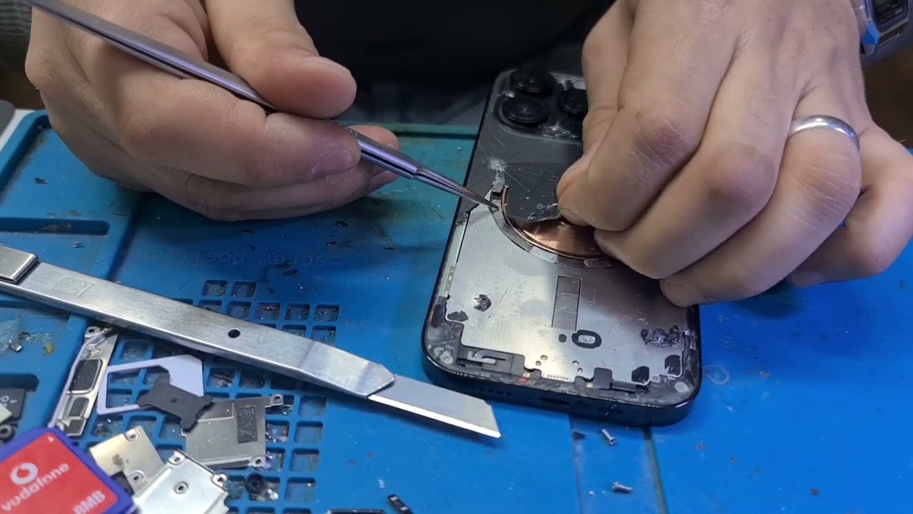 İphone 14 pro arka kapak değişimi (servis 21bin TL  istemiş sizce ben kaça yaptım? )