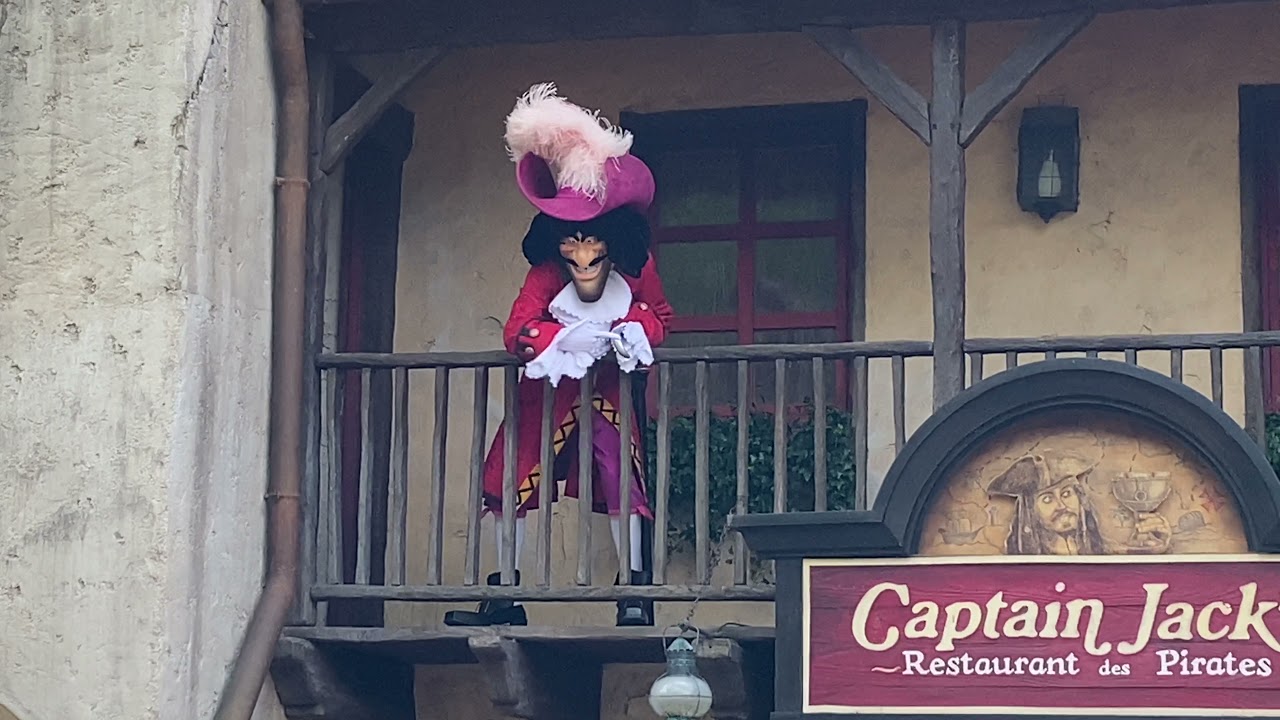 °o° Le Capitaine Crochet et d'une humeur de Pirate !