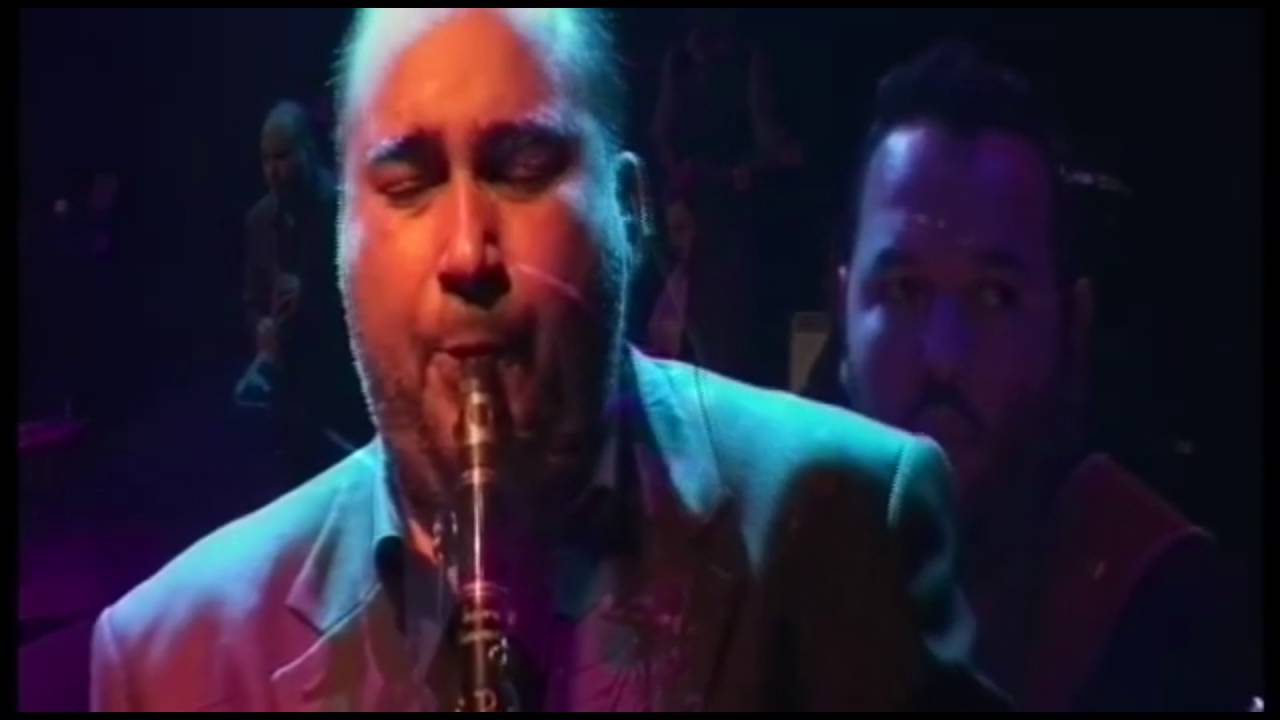 Stavros Pazarentsis-Tsamiko Emeis mazi den kanoume