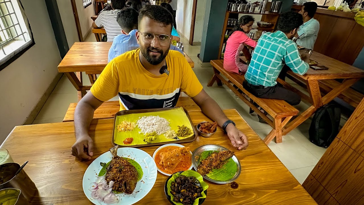 വിൽസൺ ചേട്ടന്റെ പ്രത്യേക മസാലയിൽ വറുത്തെടുത്ത മീനും കൂട്ടി ഒരു ഊണ്. വേറെ എന്ത് വേണം! cochin canteen