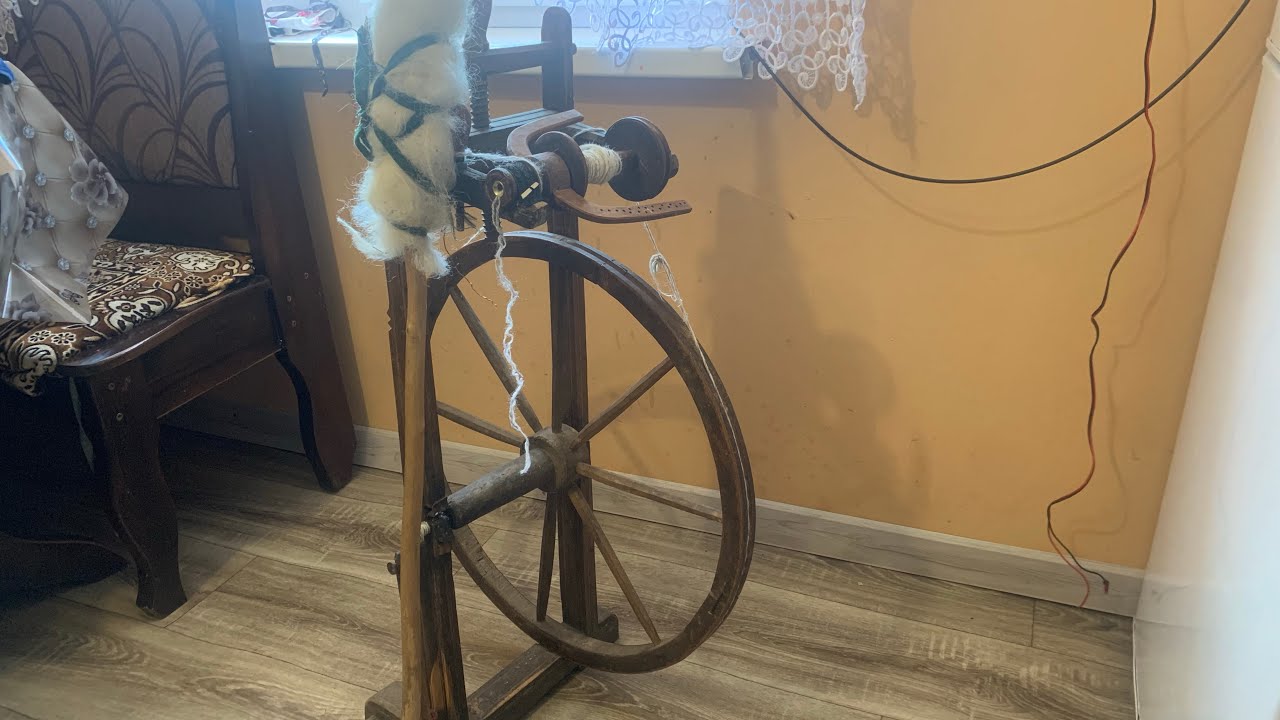 How Grandma Maria spins wool 🐑 Family warmth and homemade pastries