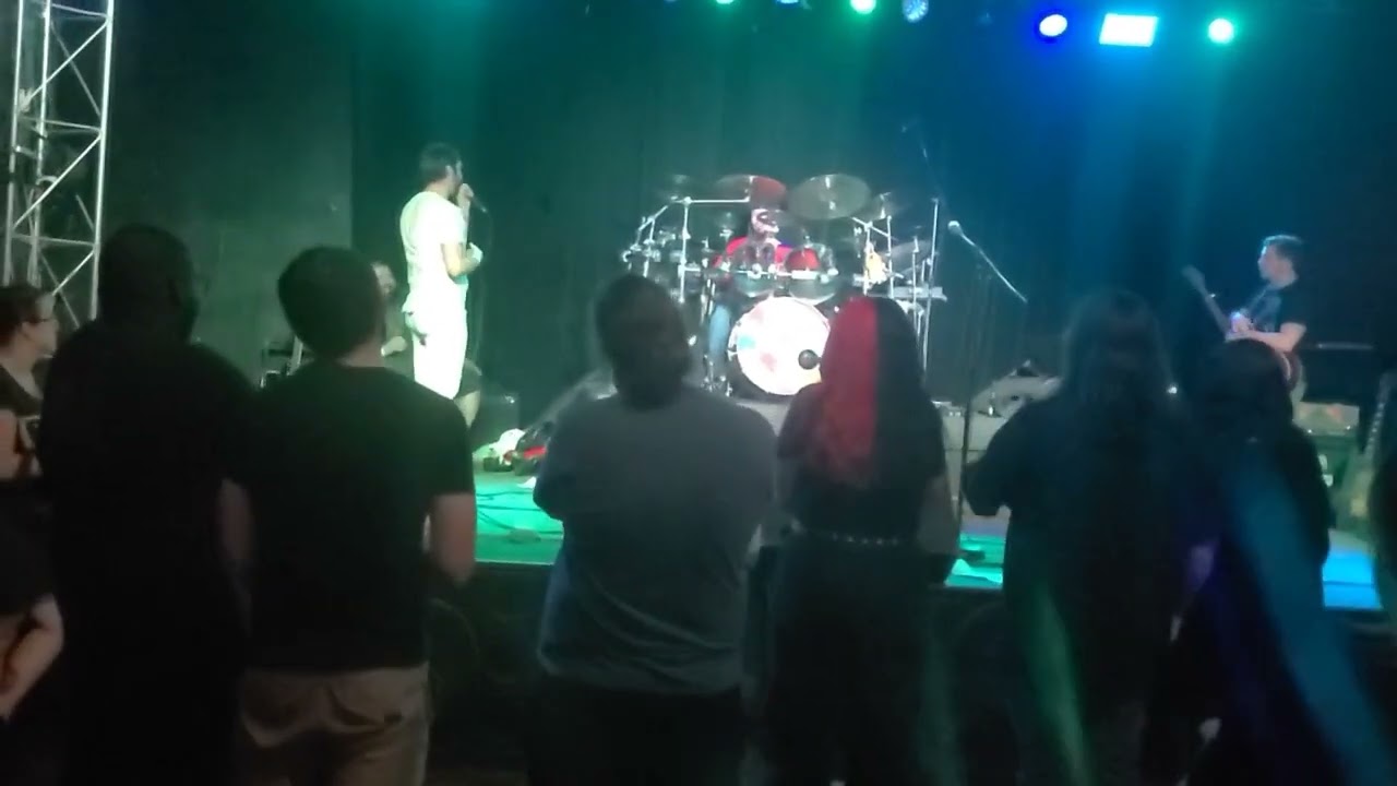 Beatboxer Vs. Drummer (TongFx vs. Bryan Knickerbocker)