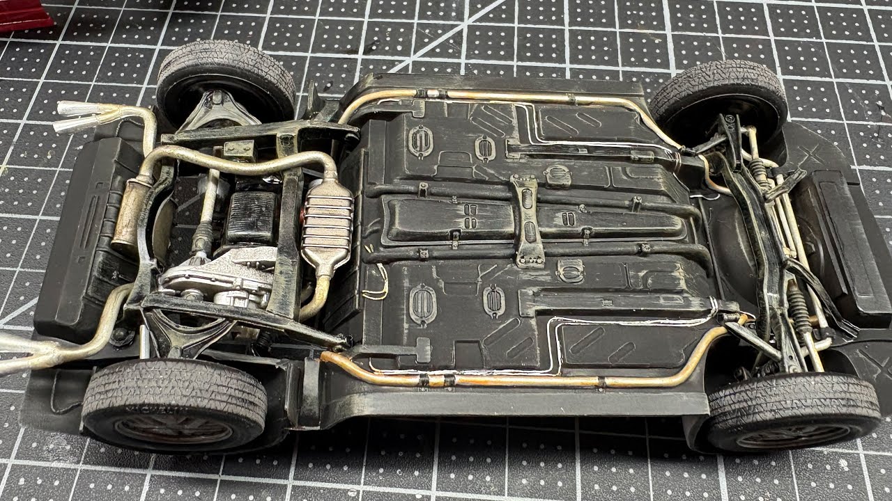 Обновление сборки Revell Fiero GT 1985 года №2. Коррекция направления движения. Интерьер, шасси и...