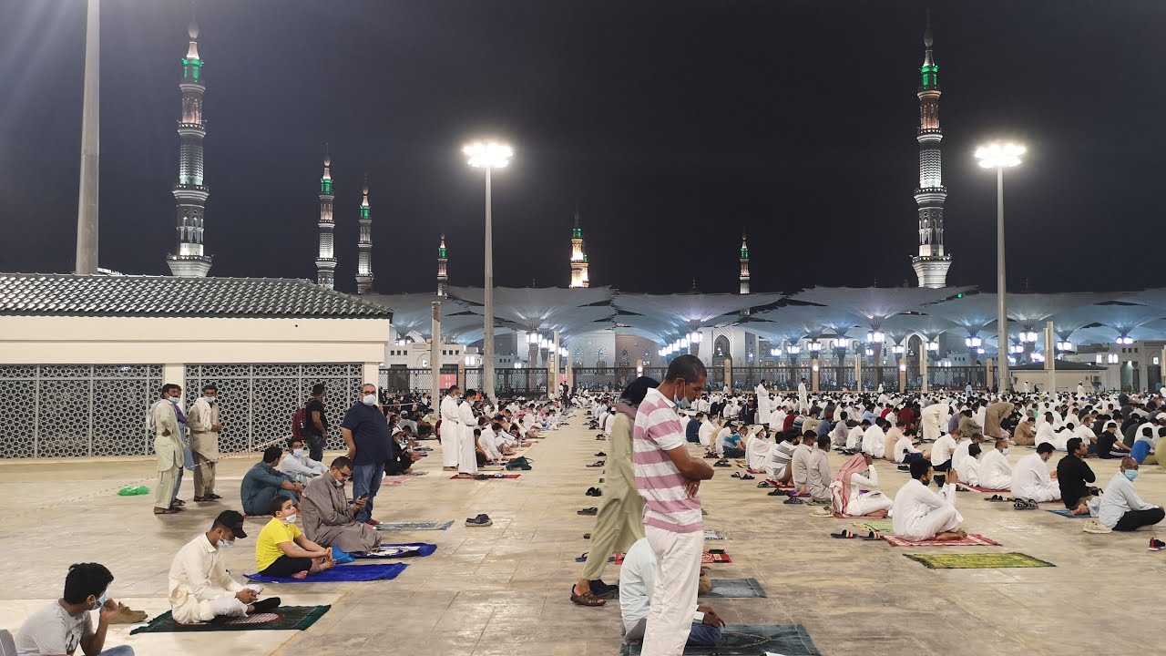 صلاة العيد من المسجد النبوي الشريف