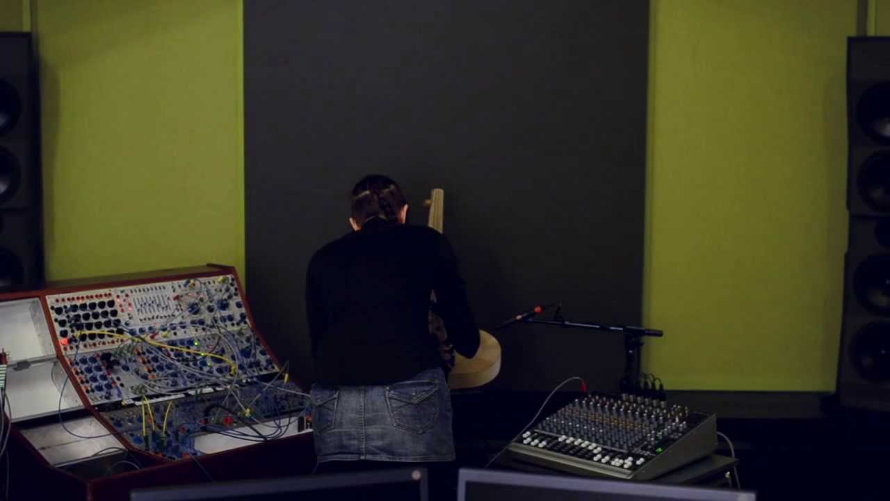 Duet for EMS and halldorophone (screening version)