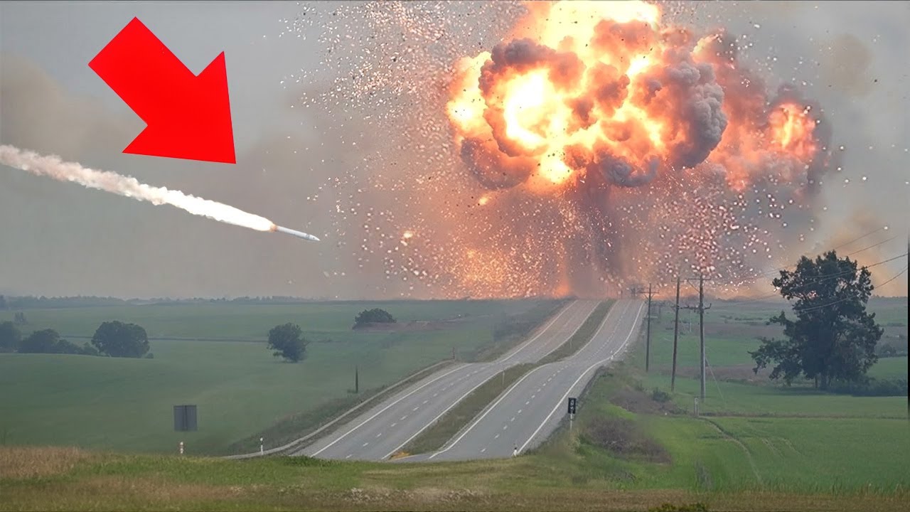 Посмотрите, как украинский самолет УНИЧТОЖАЕТ российскую базу