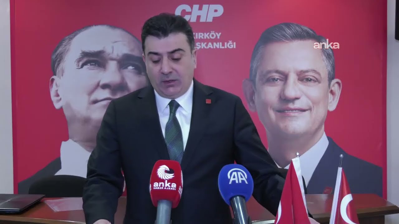 CHP Parti Sözcüsü Zeynel Emre, CHP Bakırköy İlçe Başkanlığı'nda açıklama yapıyor / İstanbul #Canlı
