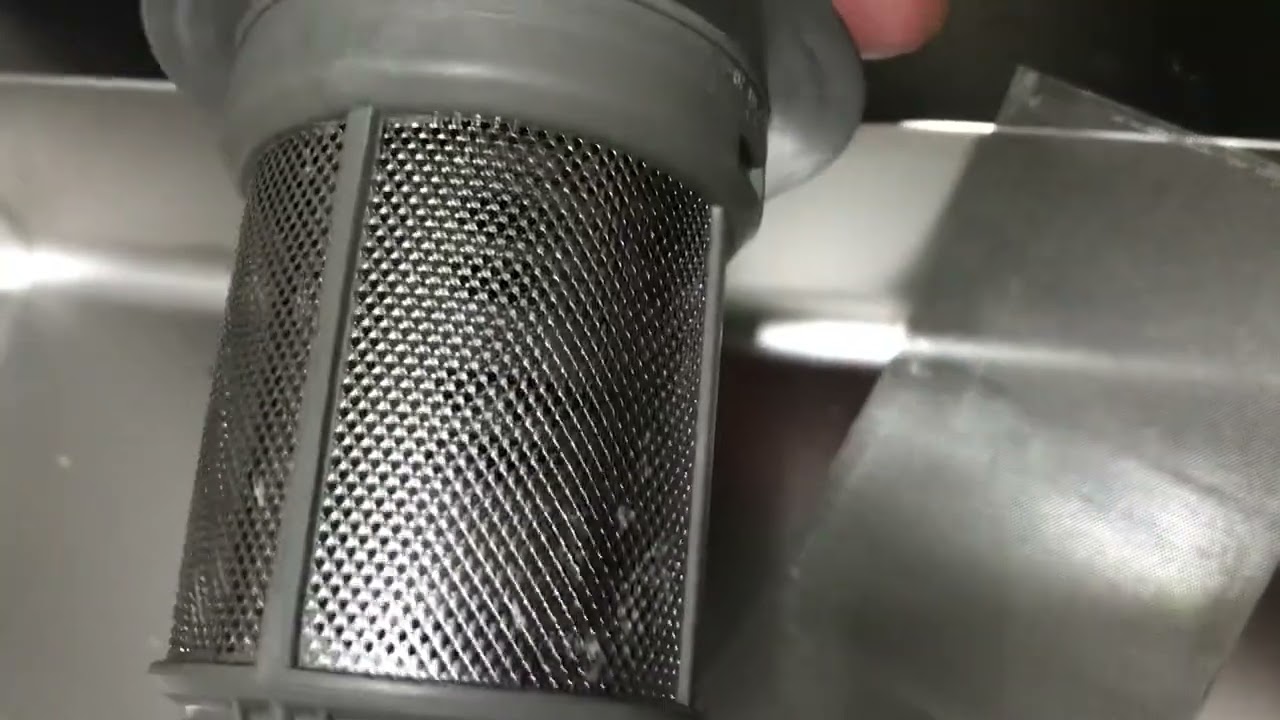 Cómo cambiar el filtro del lavavajillas (o cómo acceder a él para limpiarlo)