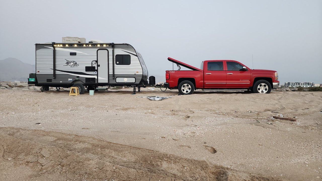 رحلة تخيم على شواطئ الإمارات Camping UAE Beach