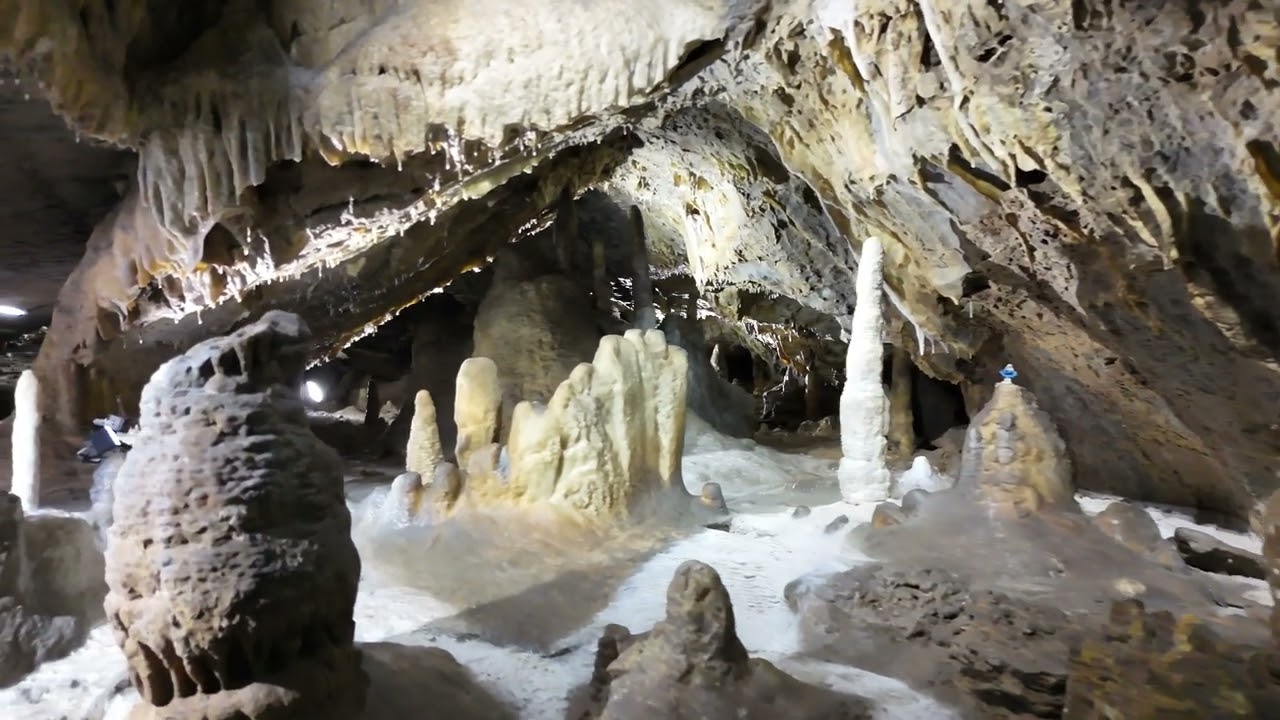 Felsenmeer und Heinrichshöhle in Hemer