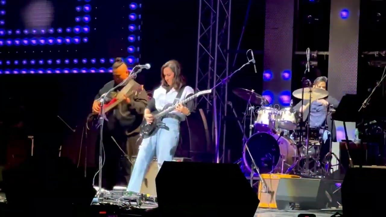 Barbie Almalbis performs ‘Master of Puppets‘ interlude of Metallica at TANAW Concert.