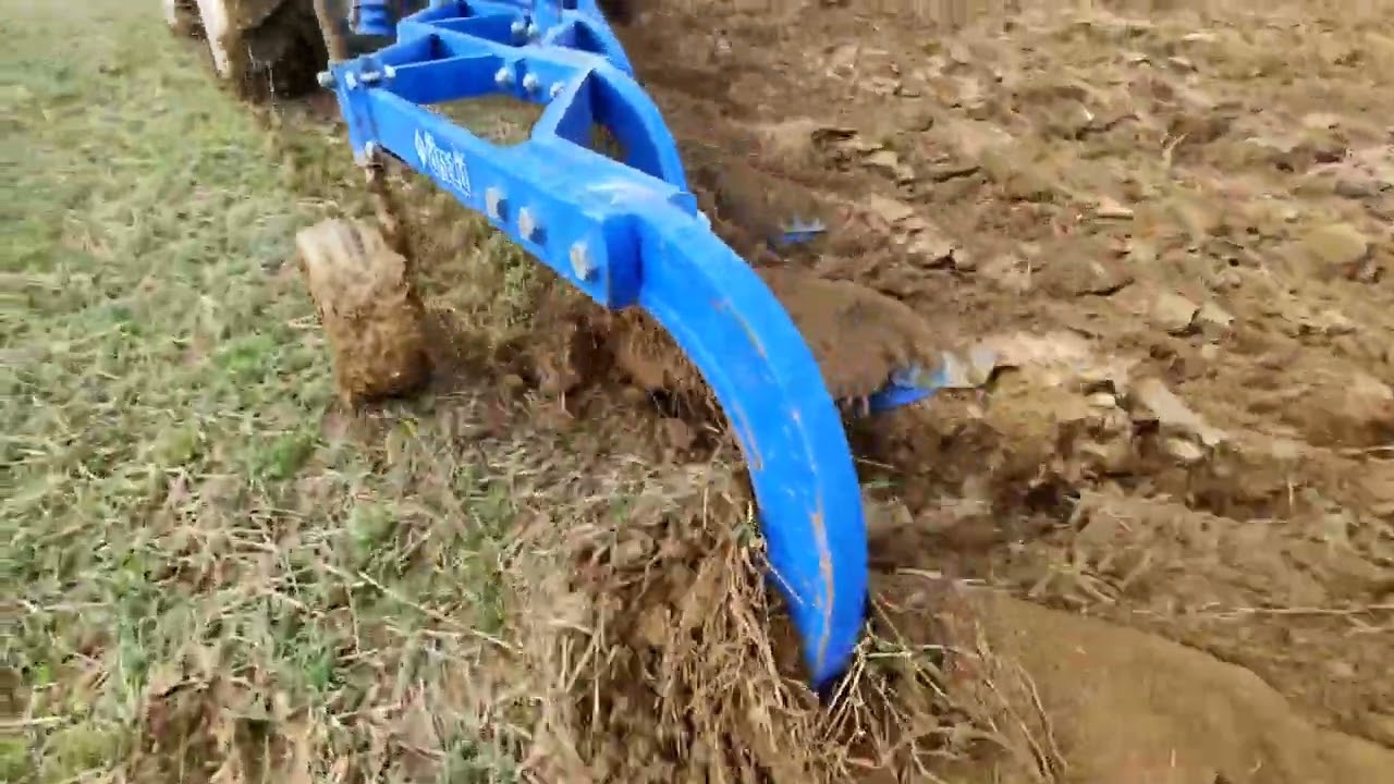 New Holland TD 90D tavlı toprak 5'li 12 numara pulluk ile anız s&uuml;r&uuml;m&uuml;.