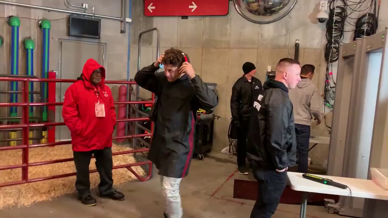 Patrick Mahomes arrives at Arrowhead stadium ahead of AFC Divisional game