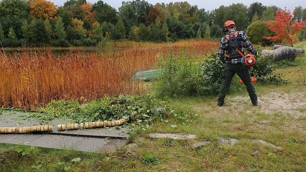 Husqvarna | Brushcutter 545RXT with a Shredder Blade.