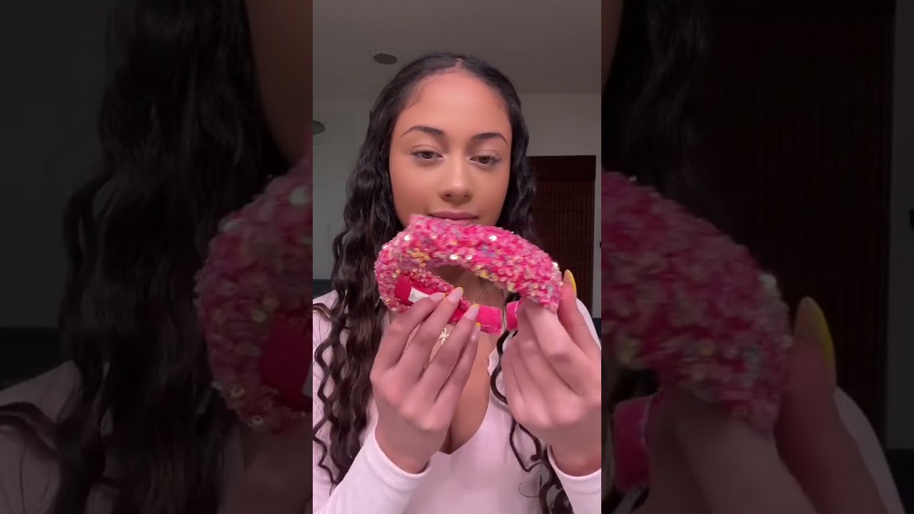 Sparkly headbands are it 🤩