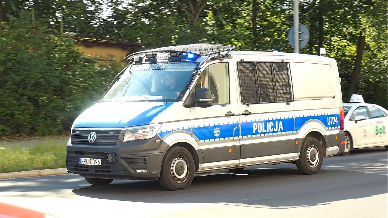 Alarmowo: U724 - Policyjny Volkswagen Crafter - OPP Poznań